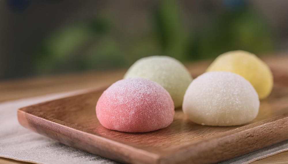 찹쌀로 만든 형형색색의 떡, 혈당 지수가 높은 떡류와 가공 탄수화물의 혈당 반응