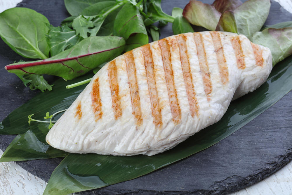 갱년기 단백질 식품 닭가슴살 구이 고단백 저지방 근육 유지 grilled chicken breast high protein low fat meal menopausal muscle maintenance