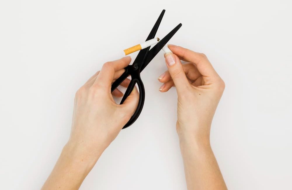 HDL 콜레스테롤을 증가시키는 효율적인 방법중 하나인 금연의 이미지